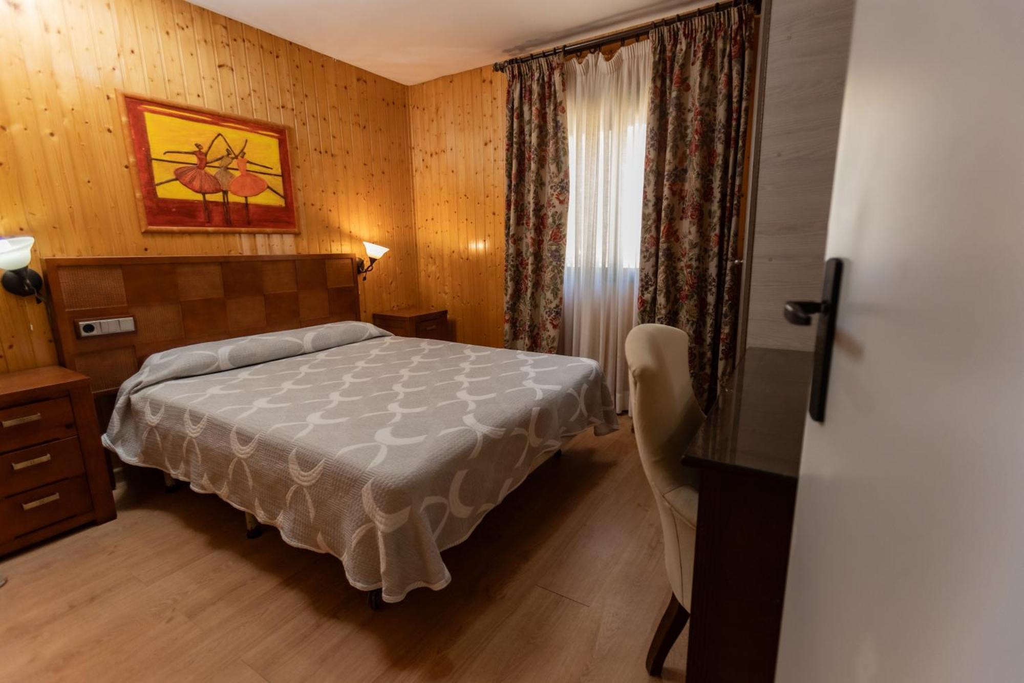 Hostal - Bungalows Camping Caceres Caceres